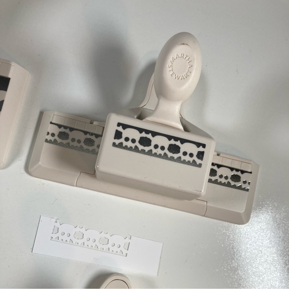 Martha Stewart Crafts Halloween Border Paper Punches Pumpkin Fence Spider Skull - Picture 5 of 16